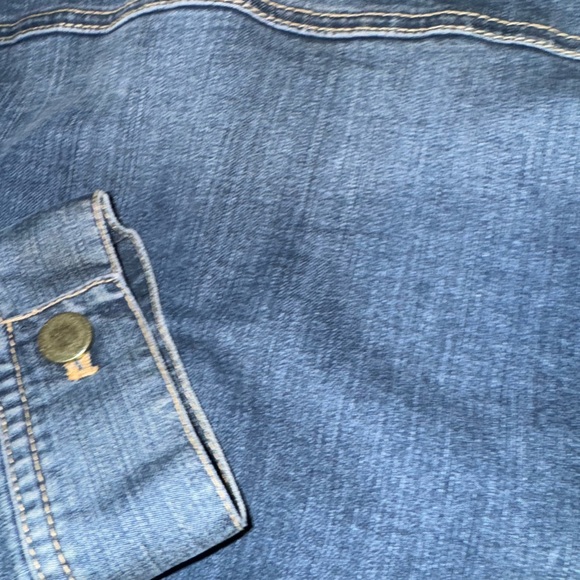 CHICOS STUDDED JEAN JACKET - Picture 6 of 6